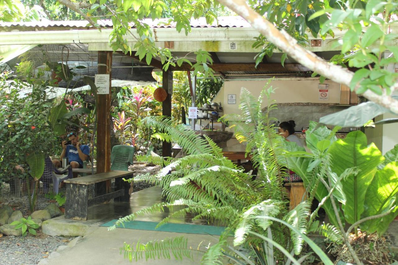 Cabinas Carol Pavones  Buitenkant foto